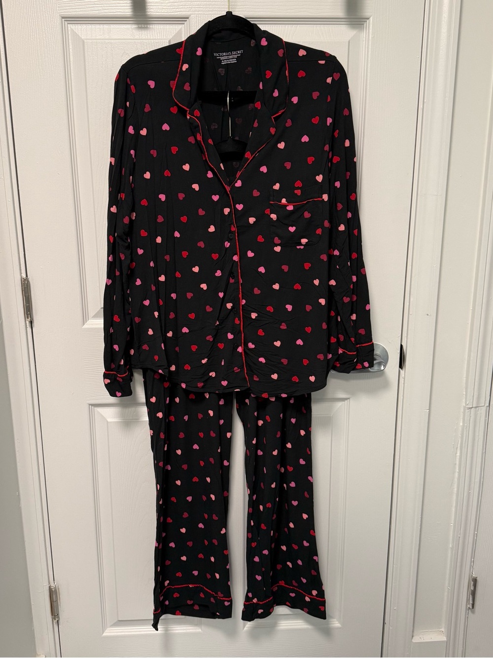 Victoria’s Secret 2 Pc Pajama Loungewear Set L/S Button Front Black & Hearts XL